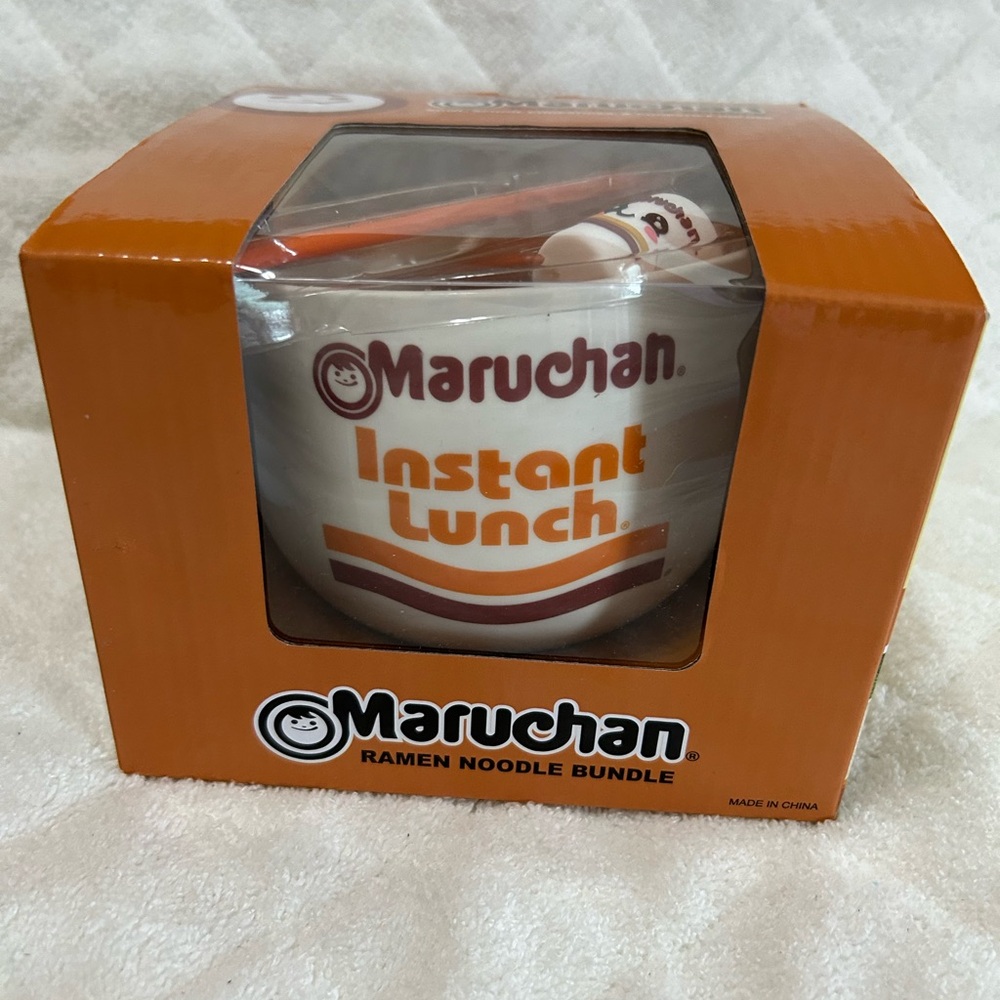 Maruchan Ramen Noodle Bowl Bundle W/ Chopsticks, Sticks Holder, and Soup Spoon